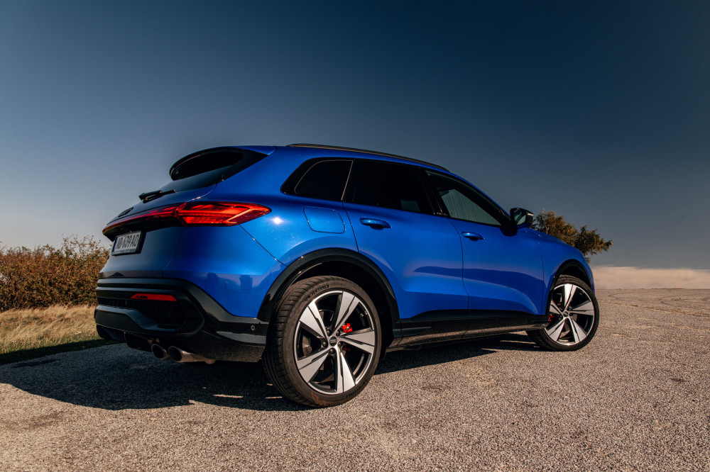 2025 Audi SQ5 TFSI quattro test